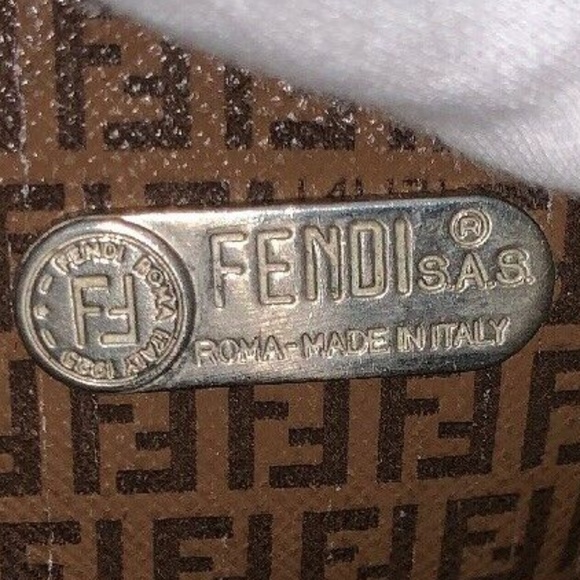 FENDI~MONOGRAM~CROSSBODY~ - Picture 5 of 17